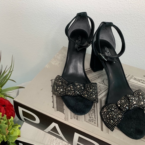 AEROSOLES HEELREST , In black with a sequenced bow at the toe. - Picture 4 of 6